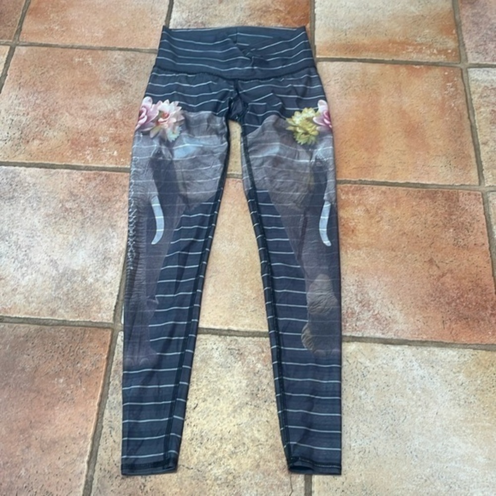 TEEKI elephant print leggings small
